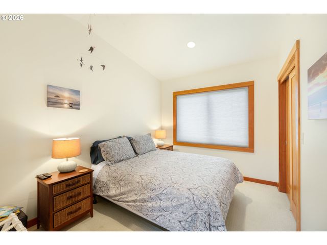 1950 BEACH LOOP Dr Sw, Bandon, OR 97411