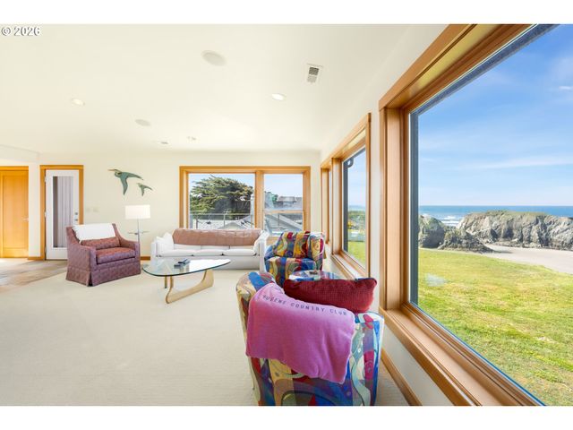 1950 BEACH LOOP Dr Sw, Bandon, OR 97411