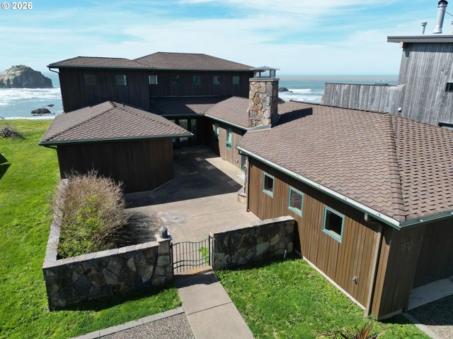 1950 BEACH LOOP Dr Sw, Bandon, OR 97411