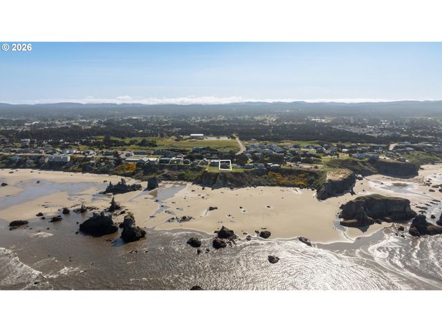 1950 BEACH LOOP Dr Sw, Bandon, OR 97411
