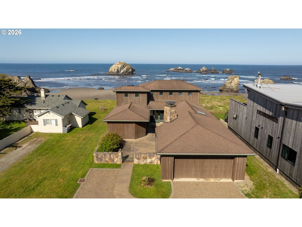 1950 BEACH LOOP Dr Sw, Bandon, OR 97411
