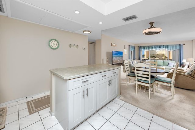 4650 COVE CIRCLE 409, St Petersburg, FL 33708