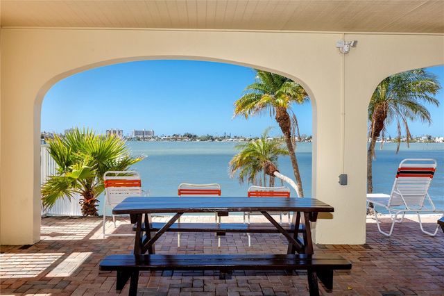 4650 COVE CIRCLE 409, St Petersburg, FL 33708