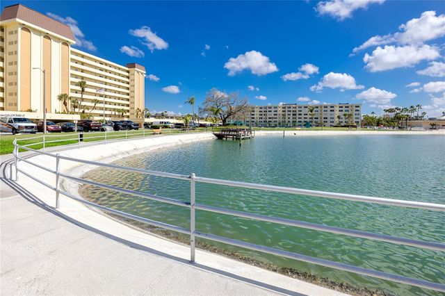 4650 COVE CIRCLE 409, St Petersburg, FL 33708