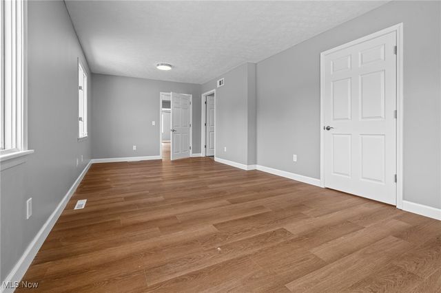 1043 Krumroy Road, Akron, OH 44306