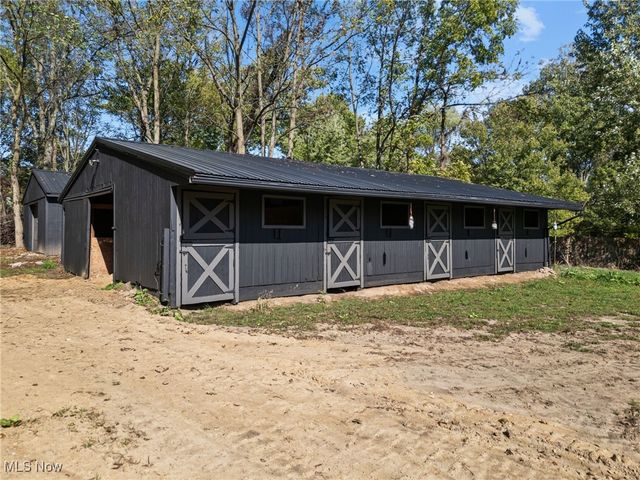 1043 Krumroy Road, Akron, OH 44306