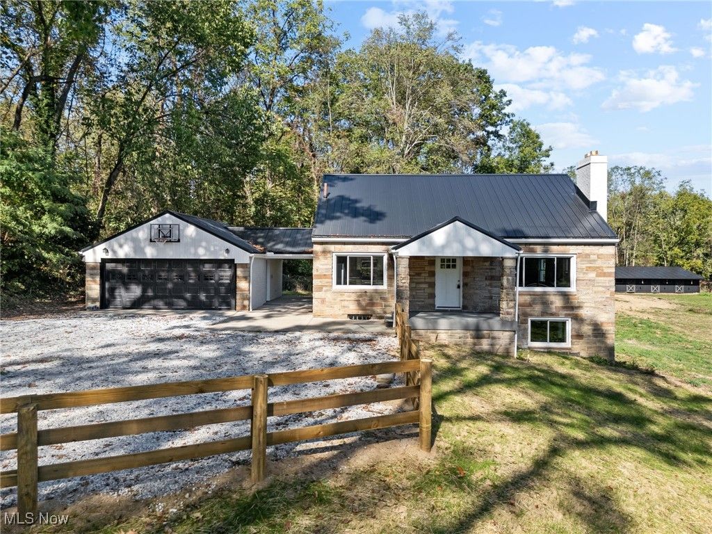 1043 Krumroy Road, Akron, OH 44306