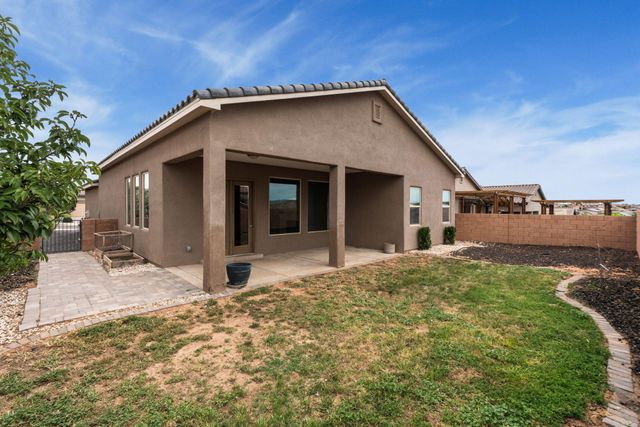 6926 Cleary Loop NE, Rio Rancho, NM 87144