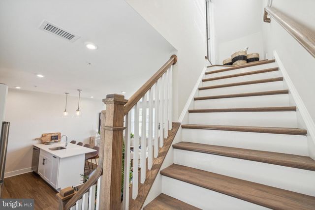 17 MAINLAND ROAD #216, Harleysville, PA 19438