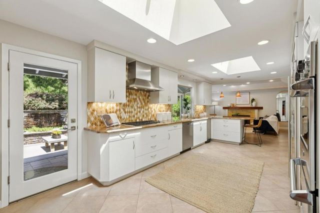 1185 Trinity Drive, Menlo Park, CA 94025