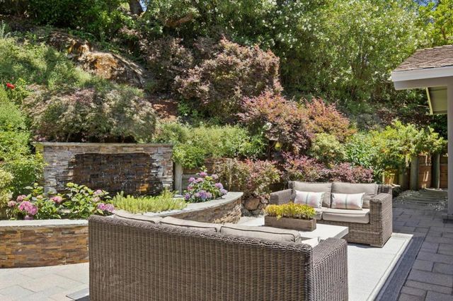 1185 Trinity Drive, Menlo Park, CA 94025
