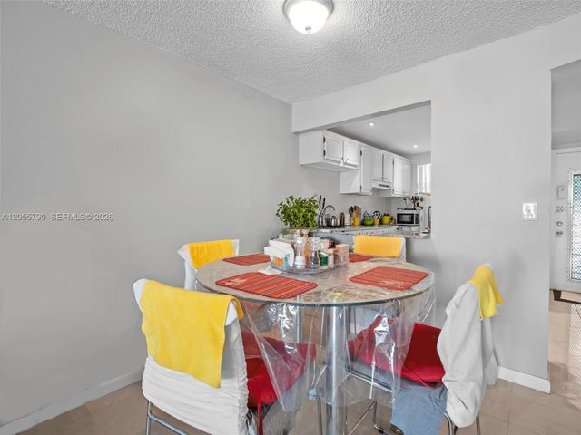 8600 Sunrise Lakes Boulevard 201, Sunrise, FL 33322