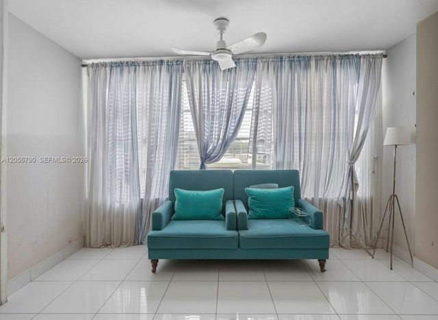 8600 Sunrise Lakes Boulevard 201, Sunrise, FL 33322