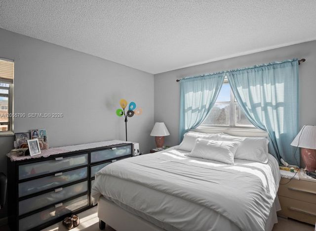 8600 Sunrise Lakes Boulevard 201, Sunrise, FL 33322