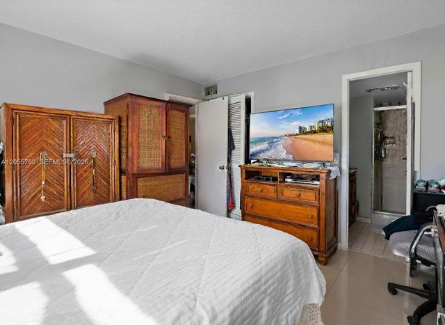 8600 Sunrise Lakes Boulevard 201, Sunrise, FL 33322