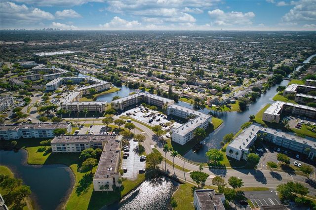 8600 Sunrise Lakes Boulevard 201, Sunrise, FL 33322