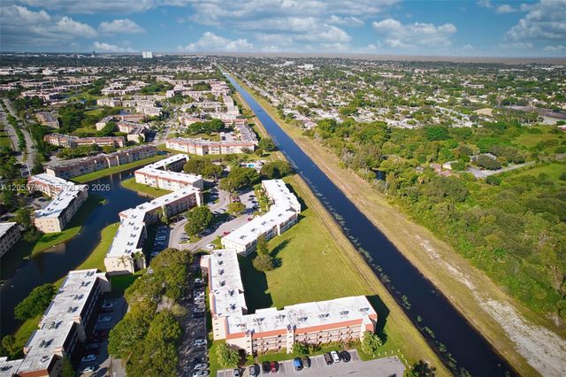 8600 Sunrise Lakes Boulevard 201, Sunrise, FL 33322