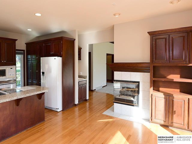 710 Bailey Drive, Papillion, NE 68046
