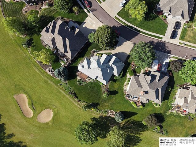 710 Bailey Drive, Papillion, NE 68046