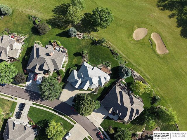 710 Bailey Drive, Papillion, NE 68046