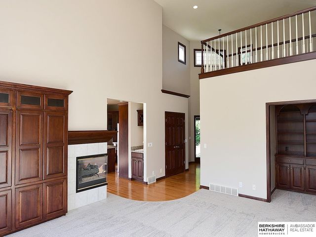 710 Bailey Drive, Papillion, NE 68046