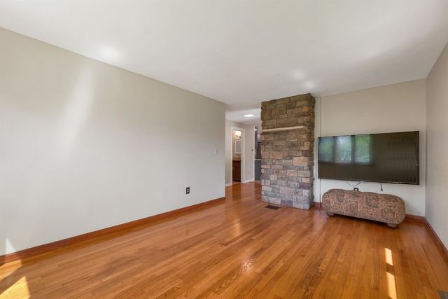 218 Brookside Drive, Hartford, VT 05001
