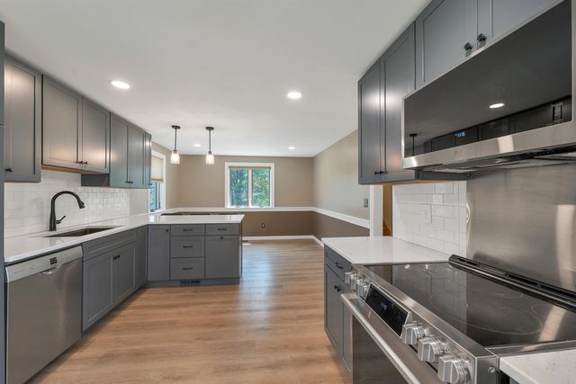218 Brookside Drive, Hartford, VT 05001