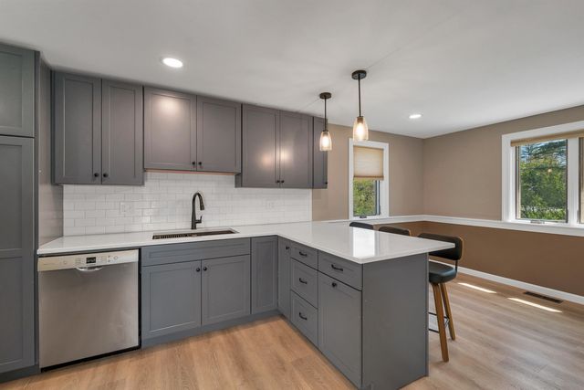 218 Brookside Drive, Hartford, VT 05001