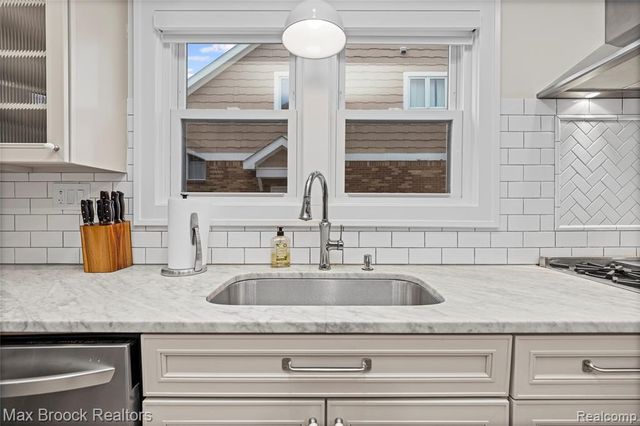 967 Ann Street, Birmingham, MI 48009