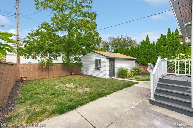 967 Ann Street, Birmingham, MI 48009