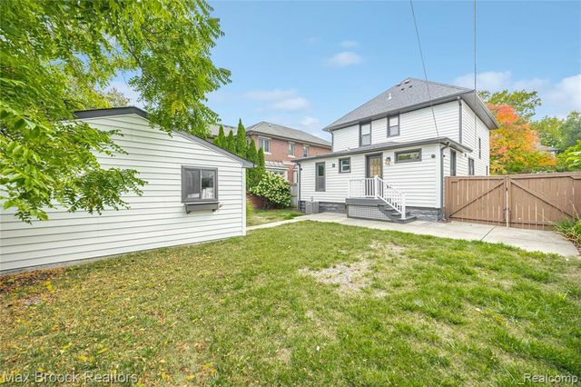 967 Ann Street, Birmingham, MI 48009