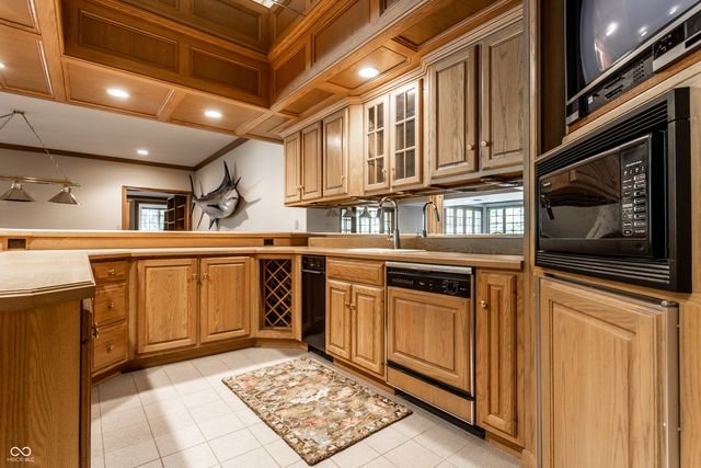 14300 Oakbrook Court, Carmel, IN 46033