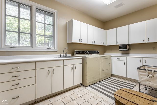 14300 Oakbrook Court, Carmel, IN 46033