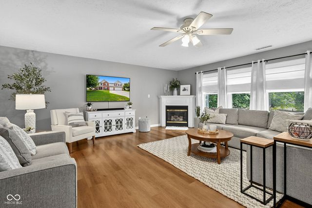 10851 Dillon Place, Fishers, IN 46038