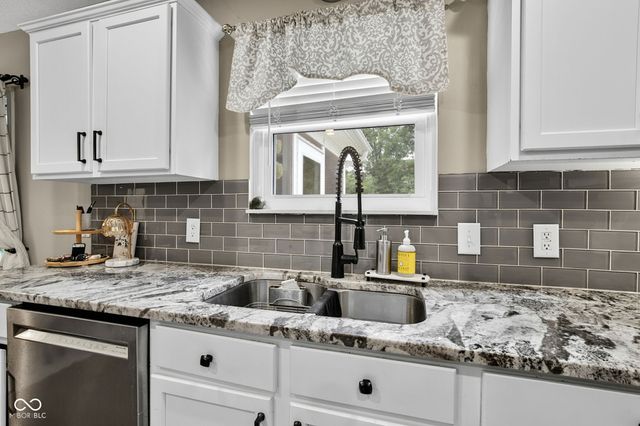 10851 Dillon Place, Fishers, IN 46038
