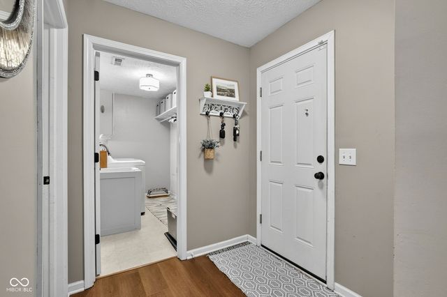 10851 Dillon Place, Fishers, IN 46038