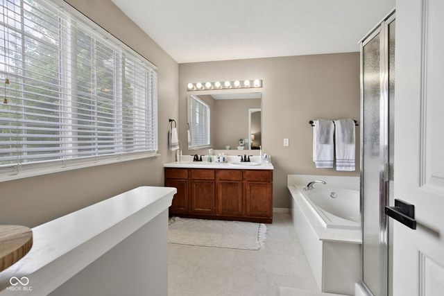 10851 Dillon Place, Fishers, IN 46038