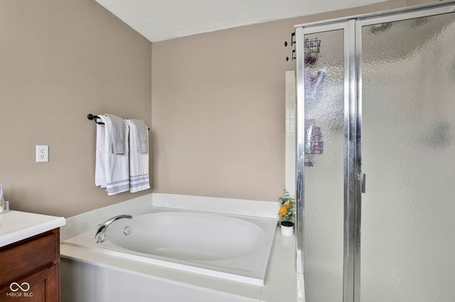 10851 Dillon Place, Fishers, IN 46038