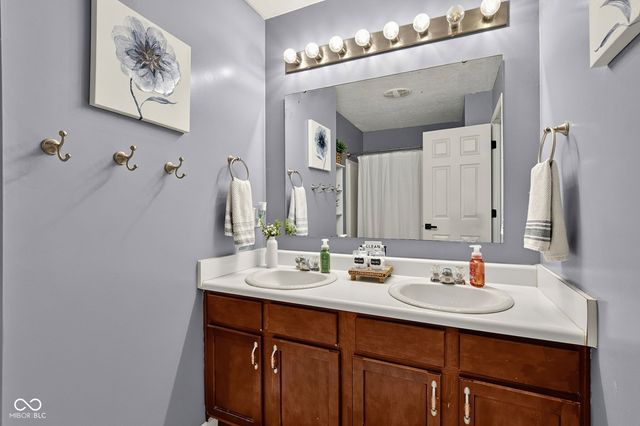 10851 Dillon Place, Fishers, IN 46038
