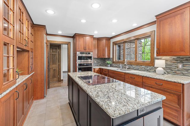 3 Meadow Lane, Dellwood, MN 55110