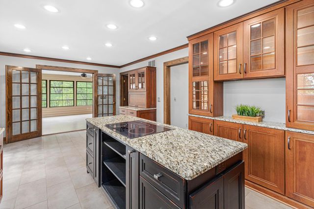 3 Meadow Lane, Dellwood, MN 55110