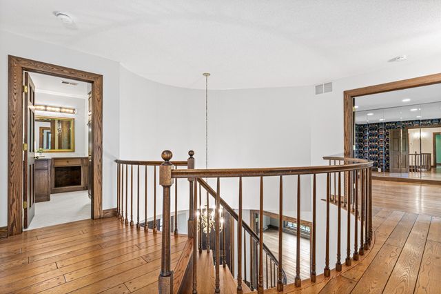 3 Meadow Lane, Dellwood, MN 55110