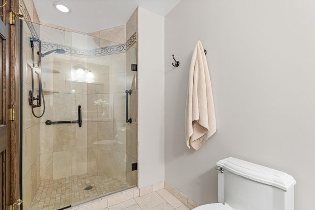 3 Meadow Lane, Dellwood, MN 55110