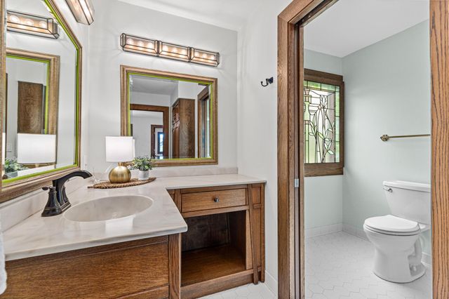3 Meadow Lane, Dellwood, MN 55110