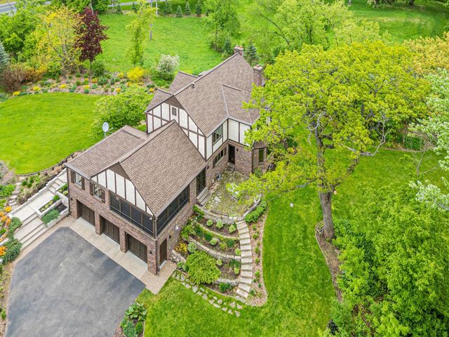 3 Meadow Lane, Dellwood, MN 55110