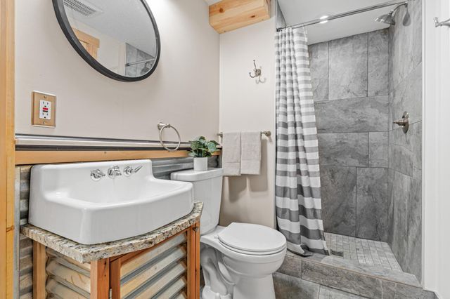 3 Meadow Lane, Dellwood, MN 55110