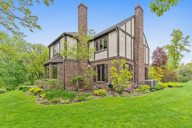 3 Meadow Lane, Dellwood, MN 55110