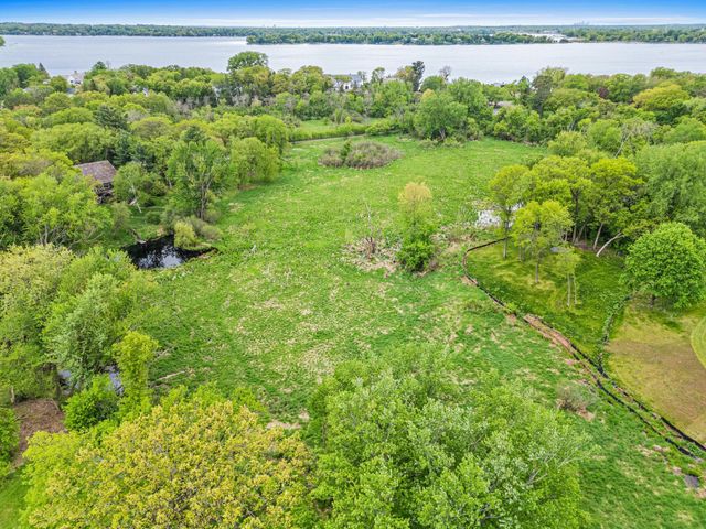 3 Meadow Lane, Dellwood, MN 55110