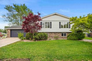 1505 Farmdale Drive, Schererville, IN 46375