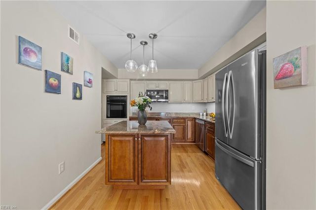 4426 Point West DR, Portsmouth, VA 23703